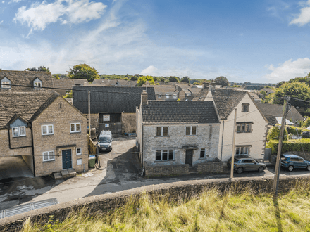 End terrace property located in the heart of the popular village of Sherston.  